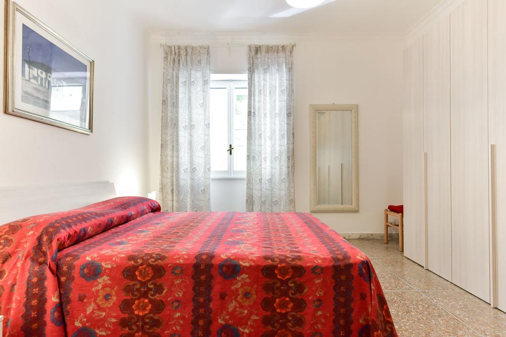 Red & White Vatican Apartment Roma Exterior foto